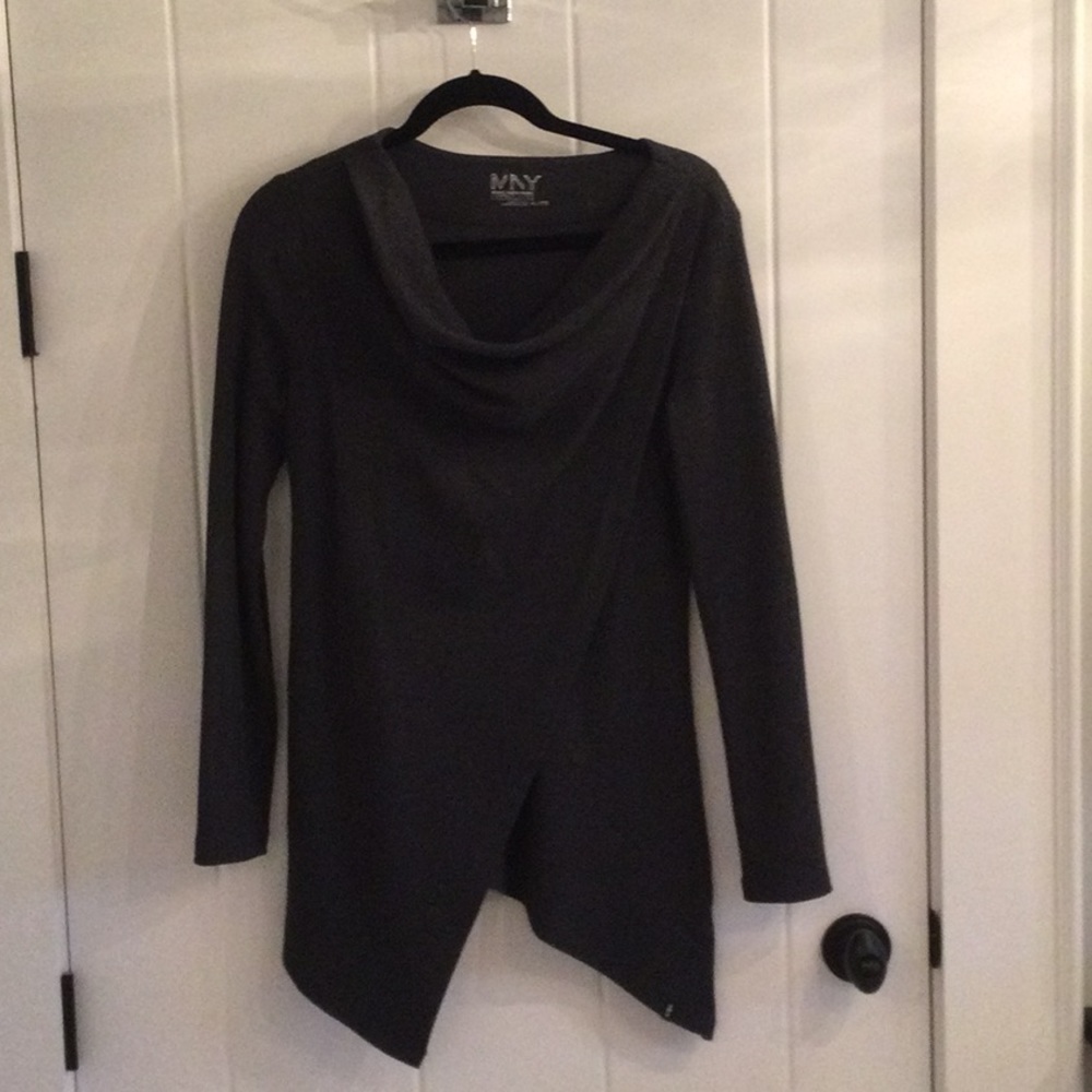 Mark New York top
